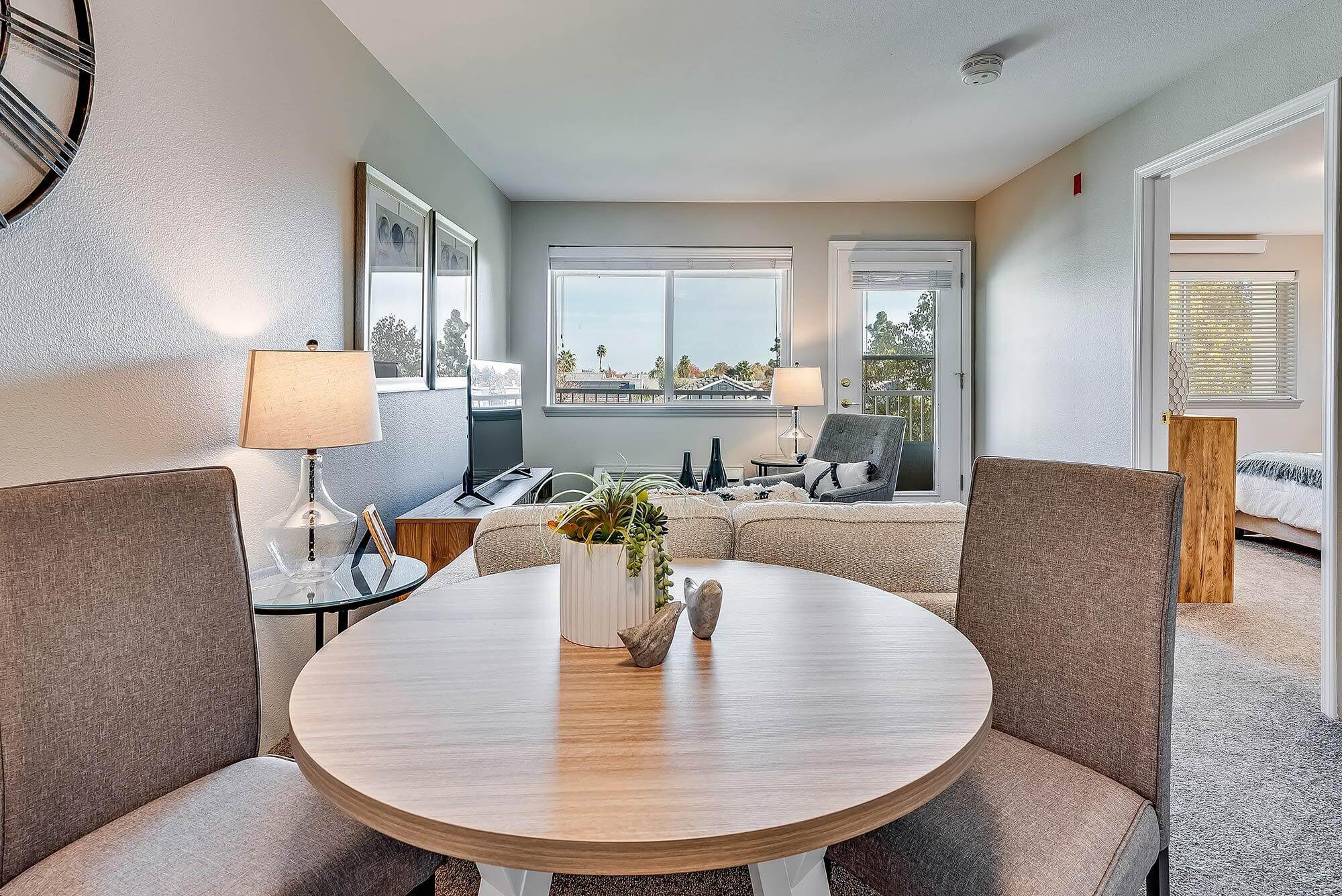 Apartment-dining-room_The-Remington-1